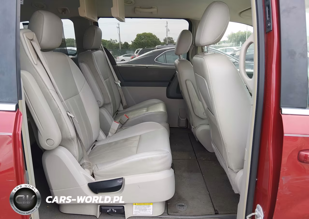 2008 Chrysler Town & Country Touring VIN:2A8HR54P78R648958 - 8