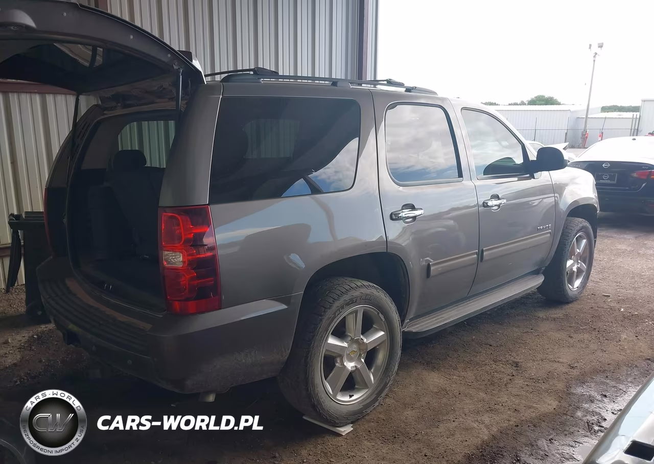 2013 Chevrolet Tahoe Ls VIN:1GNSCAE07DR172632 - 4