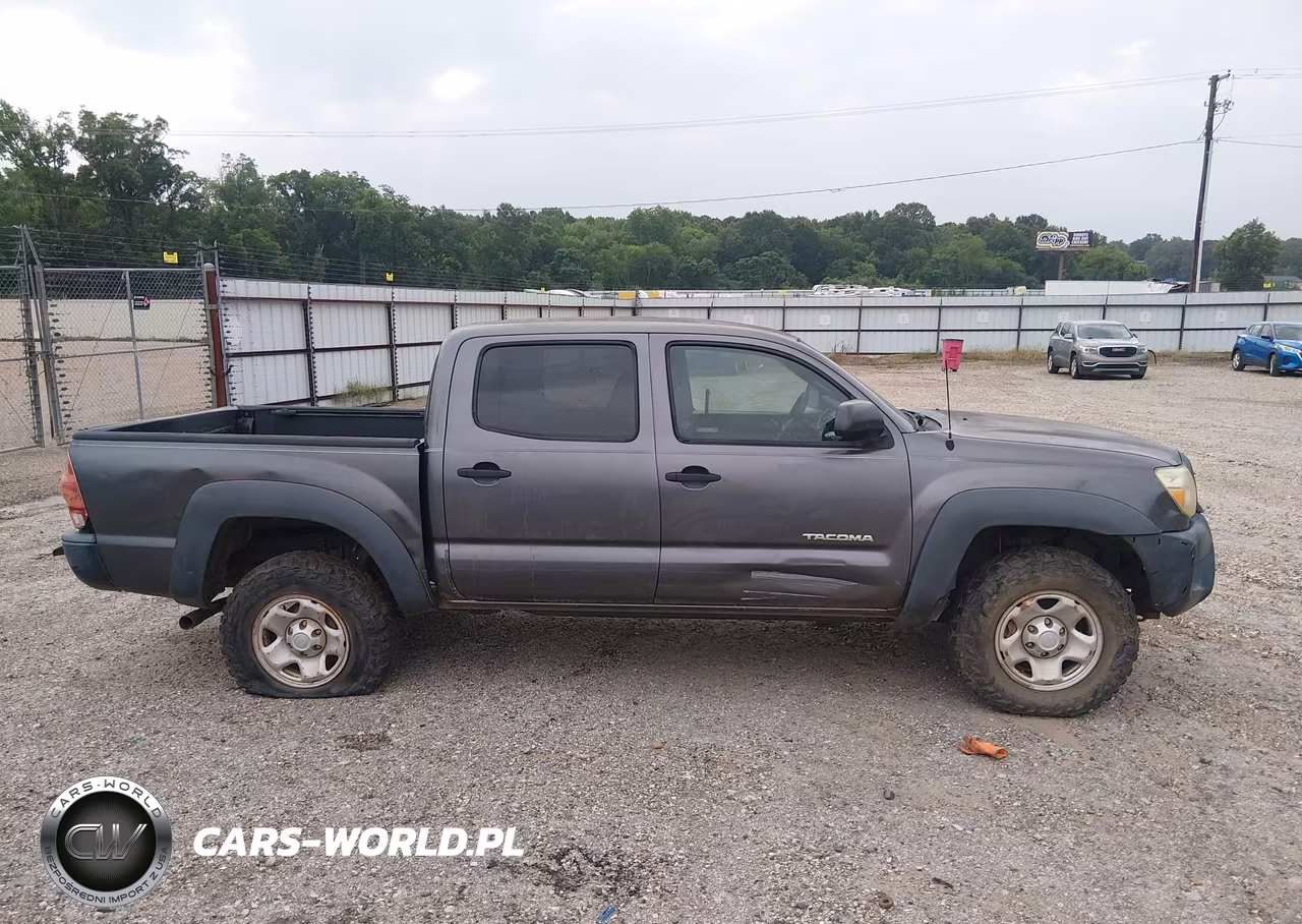2013 Toyota Tacoma Base V6 VIN:5TFLU4EN7DX059895 - 13