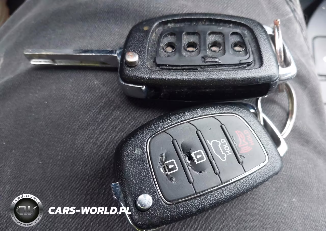 2015 Hyundai Santa Fe Sport 2.4L VIN:5XYZUDLB2FG251010 - 11