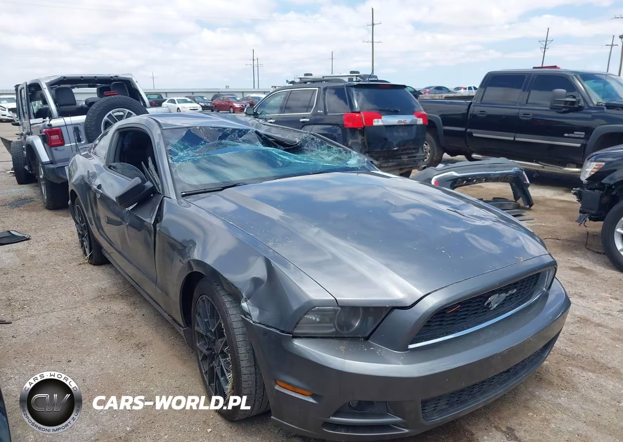 2014 Ford Mustang V6-V6 Premium