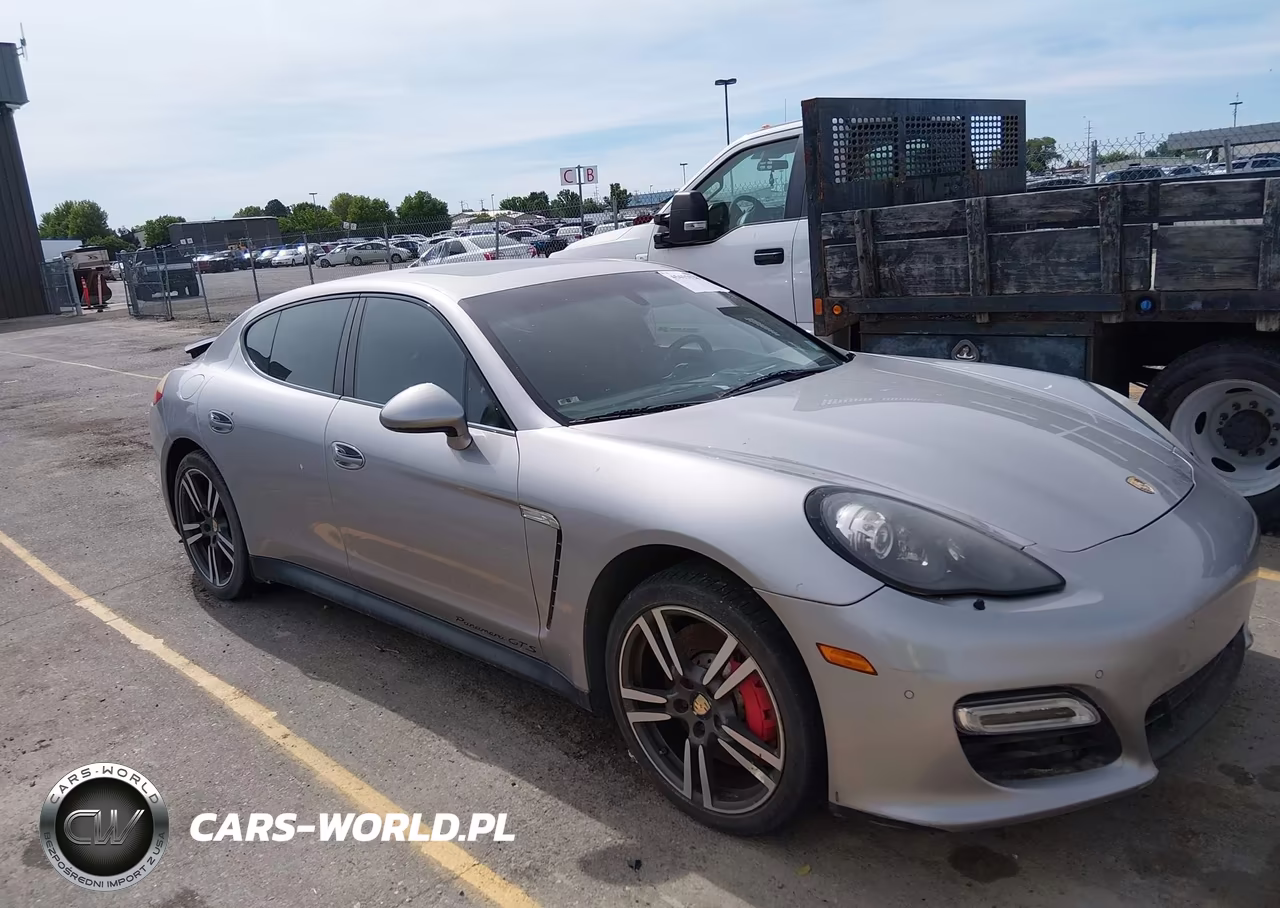 2013 Porsche Panamera Gts