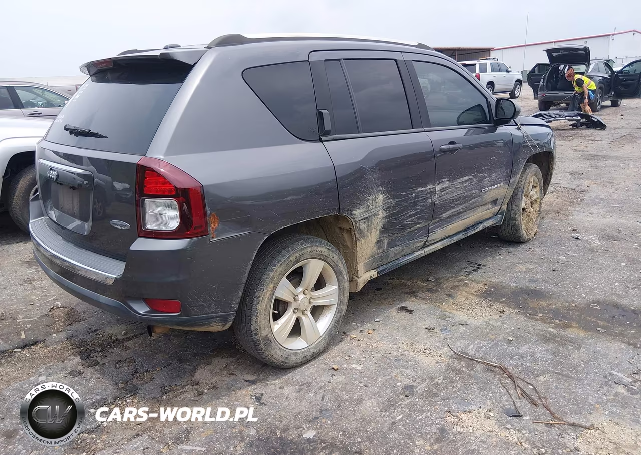 2015 Jeep Compass High Altitude Edition VIN:1C4NJCEA1FD264531 - 4