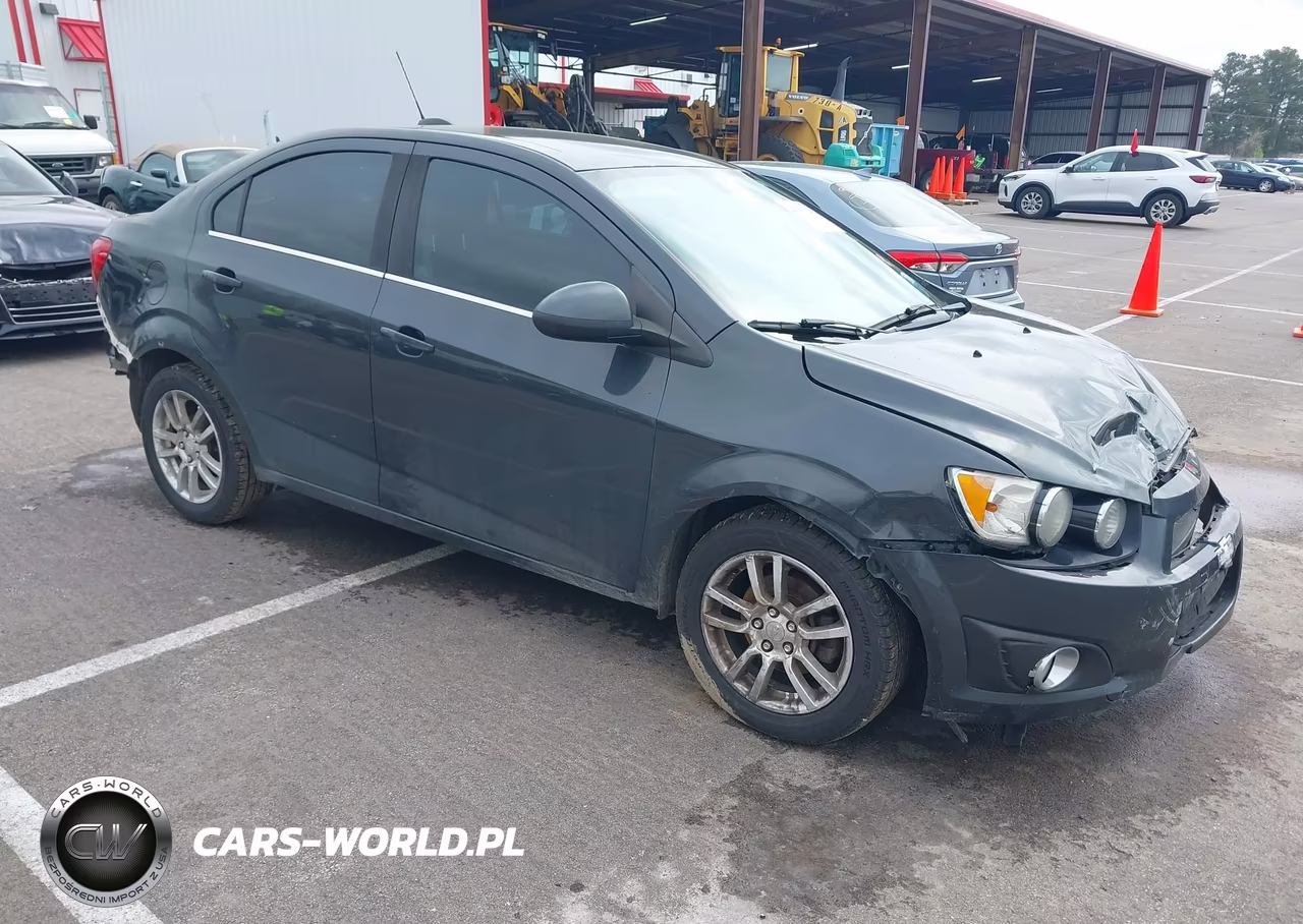2015 Chevrolet Sonic Lt Auto – zdjęcie 1 z 11