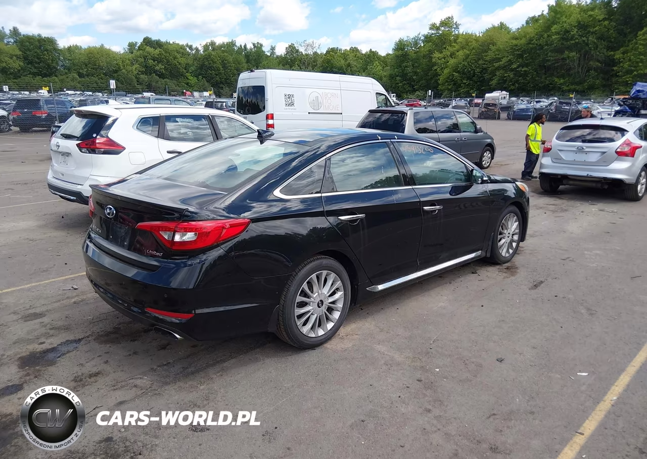 2015 Hyundai Sonata Limited VIN:5NPE34AFXFH206056 - 4