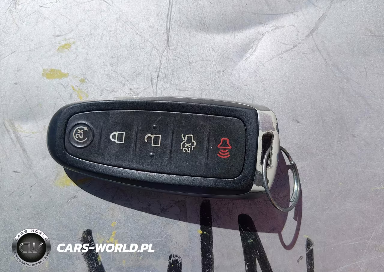 2018 Ford Escape Titanium VIN:1FMCU0J99JUD20843 - 11