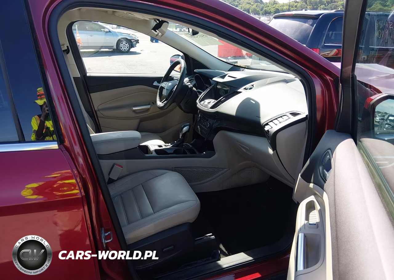 2018 Ford Escape Titanium VIN:1FMCU0J99JUD20843 - 5