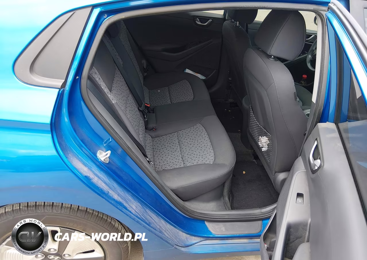 2017 Hyundai Ioniq Hybrid Blue VIN:KMHC65LC4HU045554 - 8