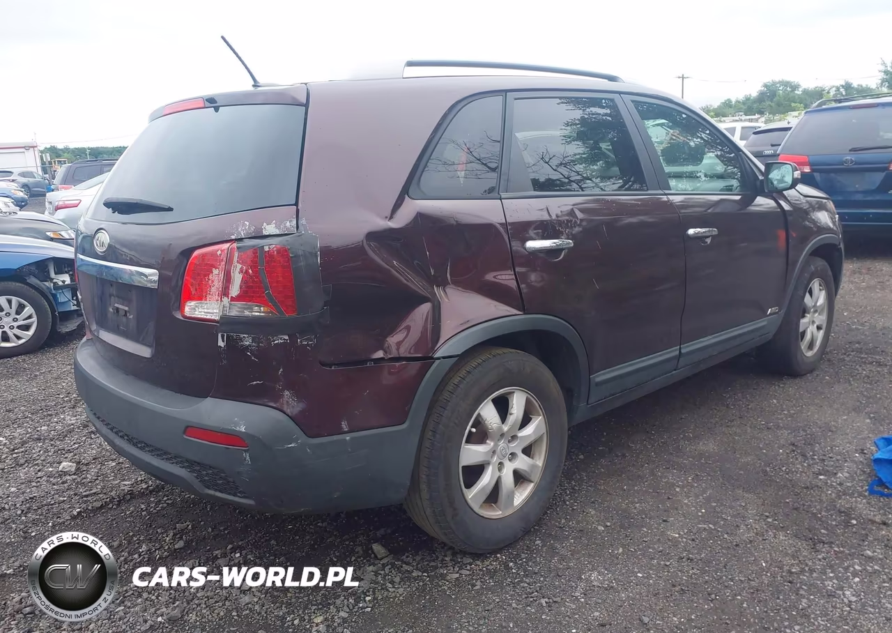 2011 Kia Sorento Lx V6 VIN:5XYKTDA24BG166090 - 4