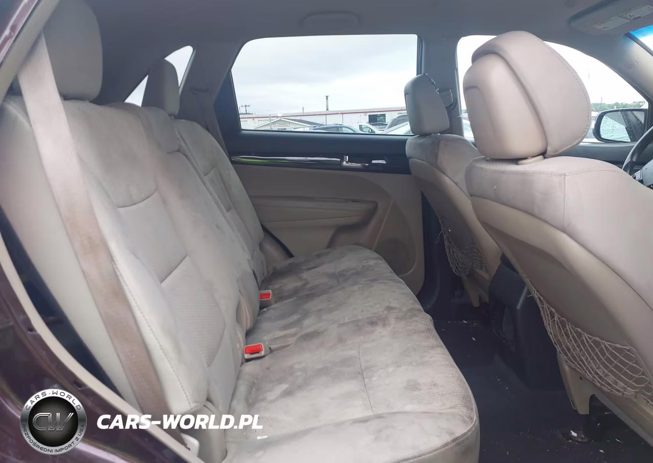 2011 Kia Sorento Lx V6 VIN:5XYKTDA24BG166090 - 8