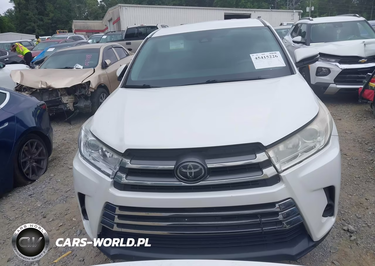 2019 Toyota Highlander Le VIN:5TDZARFH6KS047037 - 12