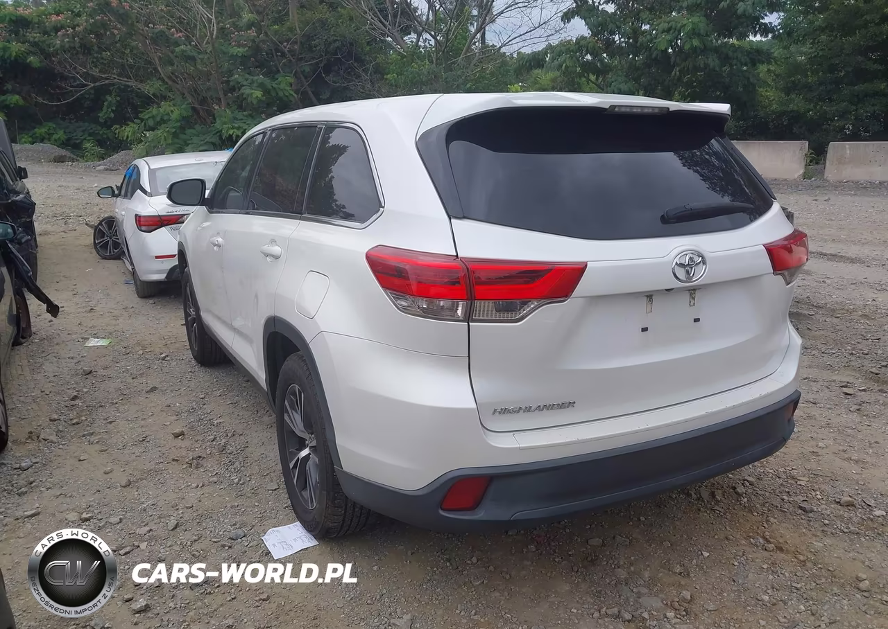 2019 Toyota Highlander Le VIN:5TDZARFH6KS047037 - 3