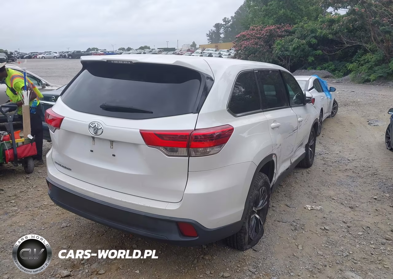 2019 Toyota Highlander Le VIN:5TDZARFH6KS047037 - 4