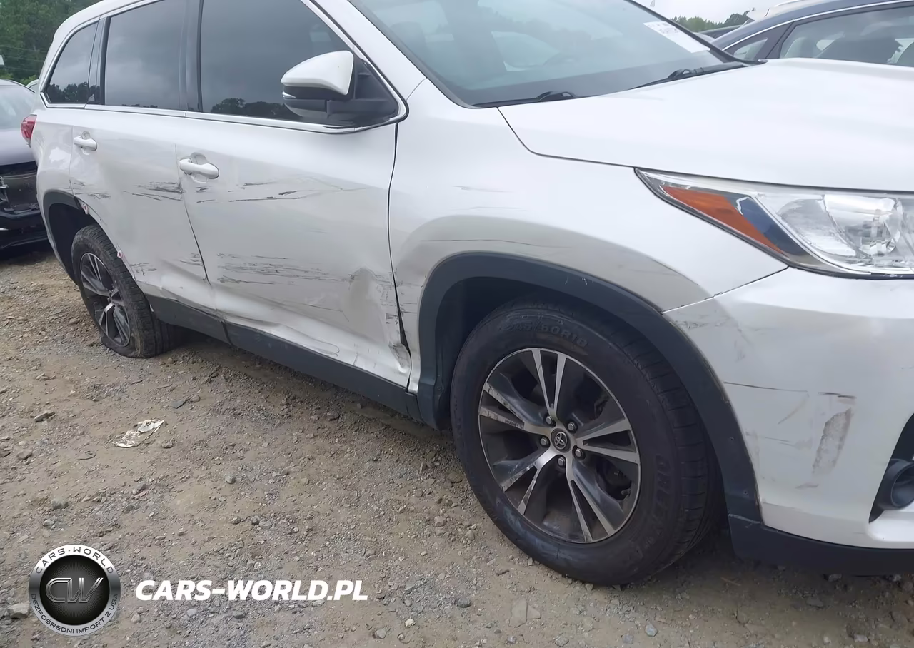 2019 Toyota Highlander Le VIN:5TDZARFH6KS047037 - 6