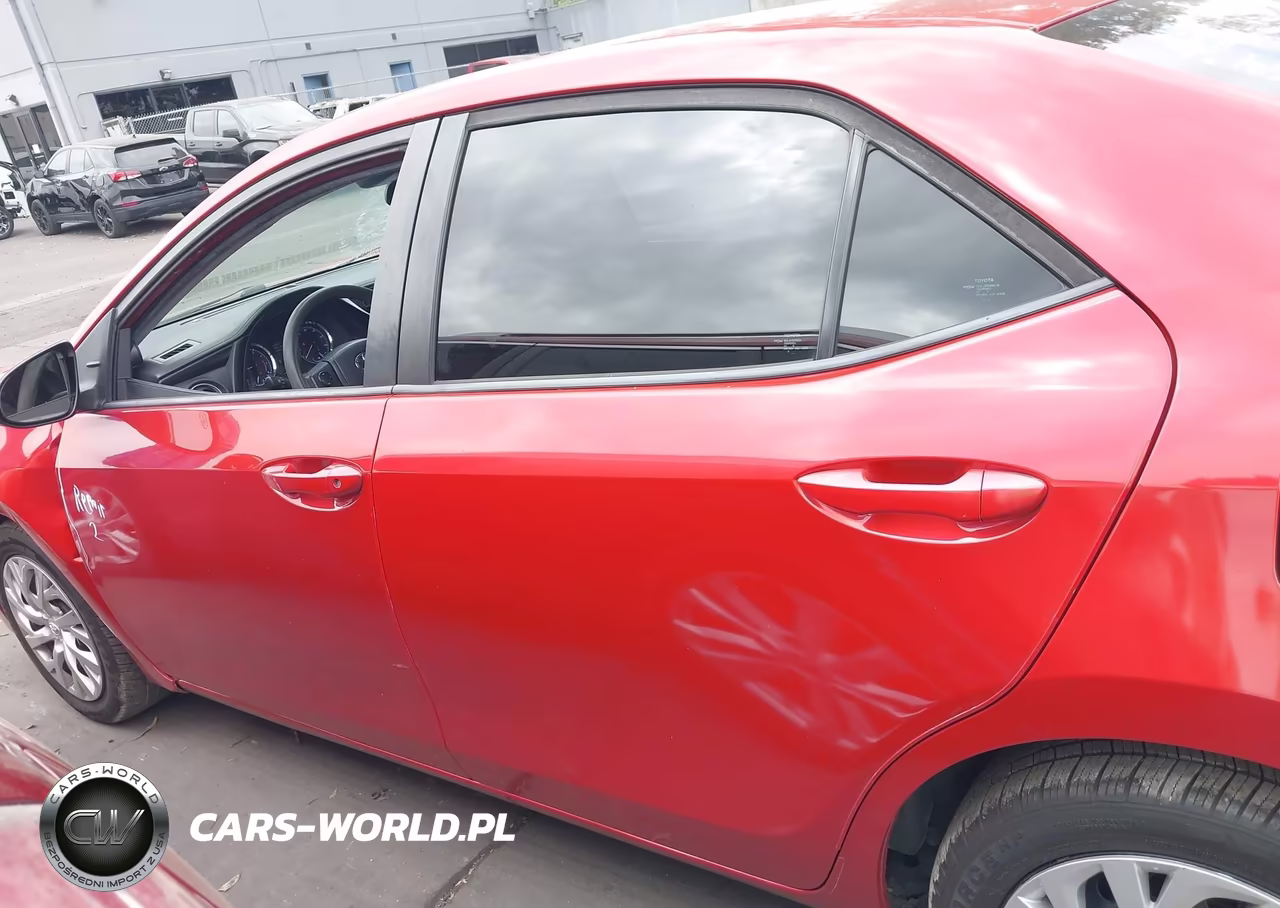 2018 Toyota Corolla Le VIN:5YFBURHE9JP825494 - 15