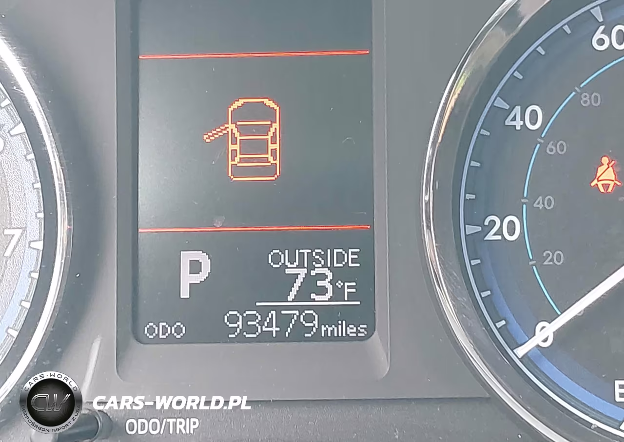 2018 Toyota Corolla Le VIN:5YFBURHE9JP825494 - 16