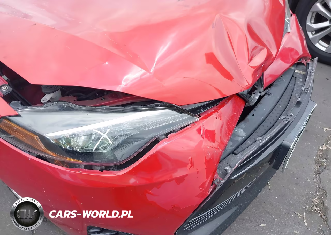 2018 Toyota Corolla Le VIN:5YFBURHE9JP825494 - 19