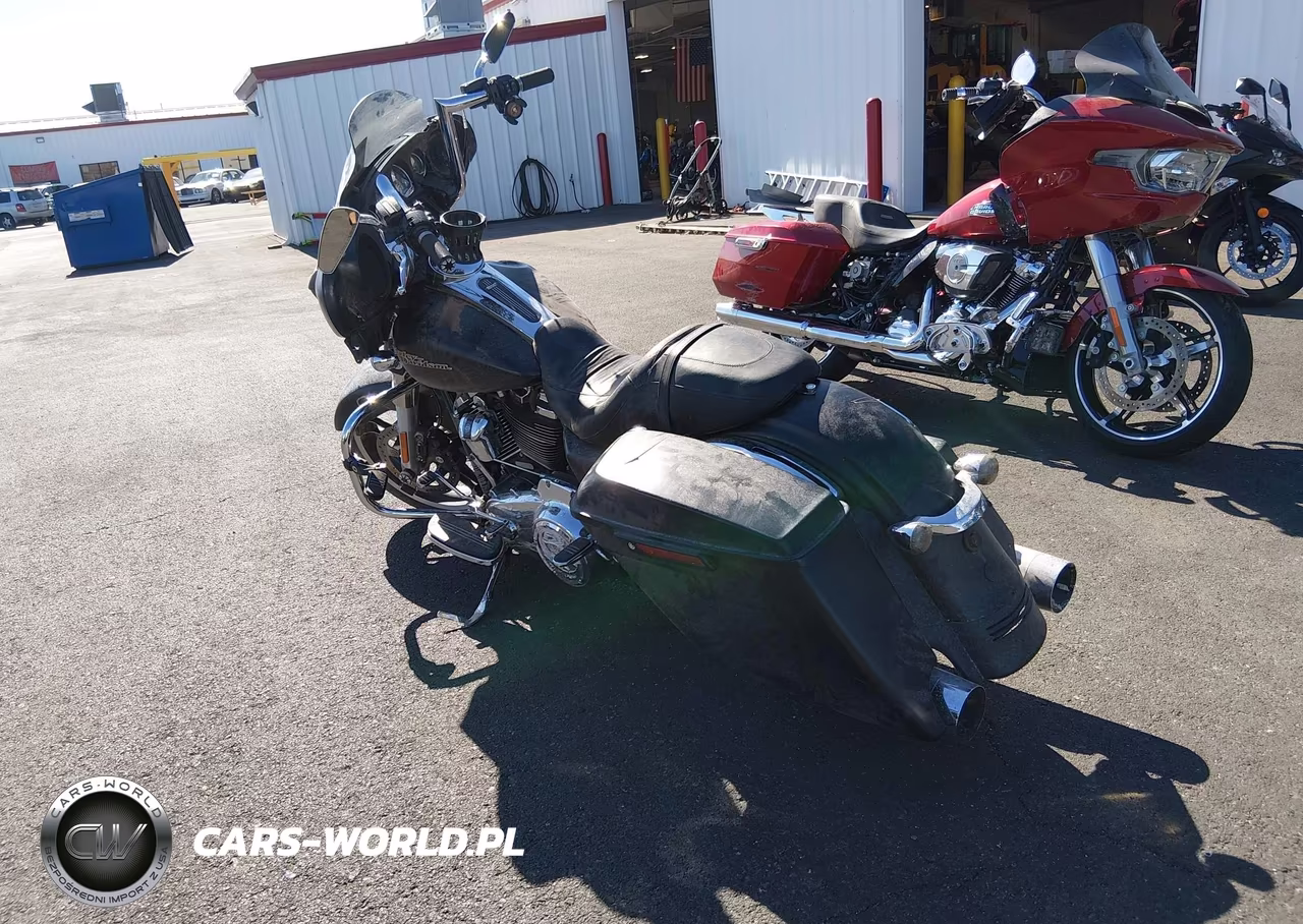 2017 Harley-Davidson Flhxs Street Glide Special VIN:1HD1KRC36HB664018 - 3