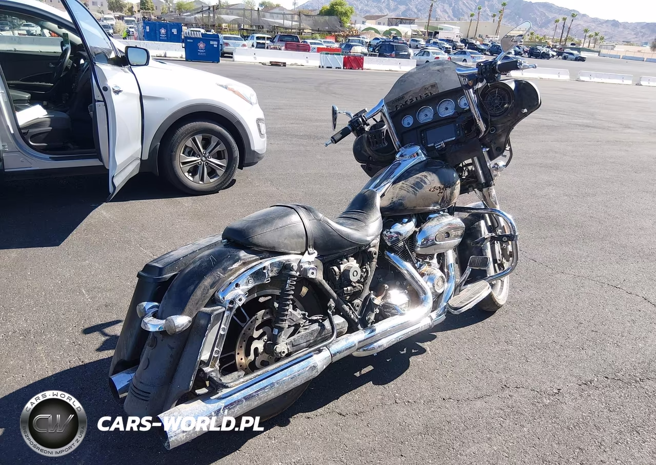 2017 Harley-Davidson Flhxs Street Glide Special VIN:1HD1KRC36HB664018 - 4