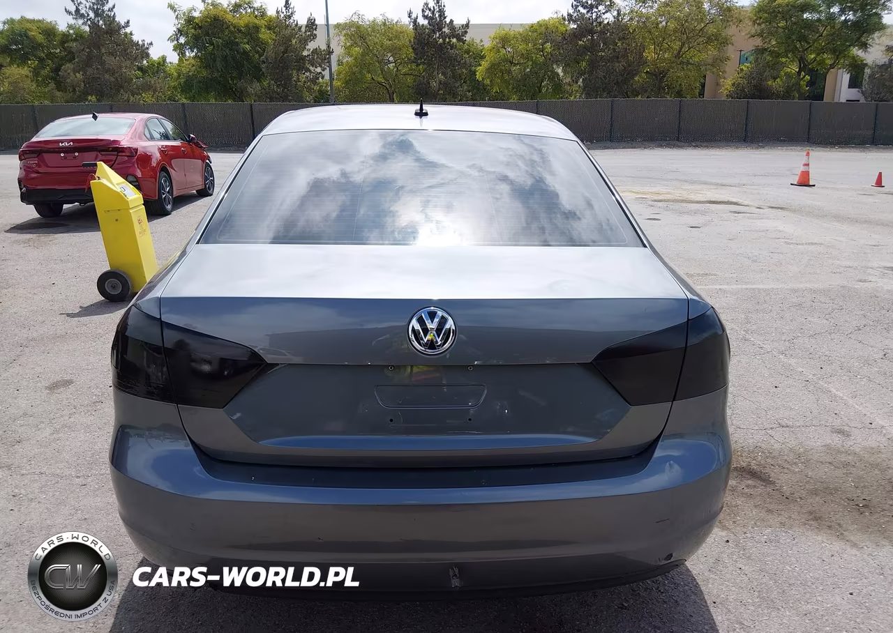 2015 Volkswagen Passat 1.8T S VIN:1VWAT7A3XFC026963 - 16