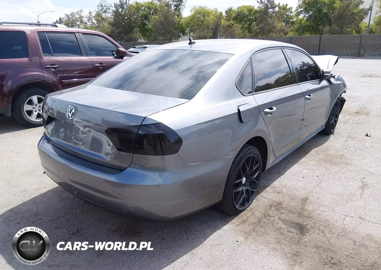 2015 Volkswagen Passat 1.8T S VIN:1VWAT7A3XFC026963 - 4