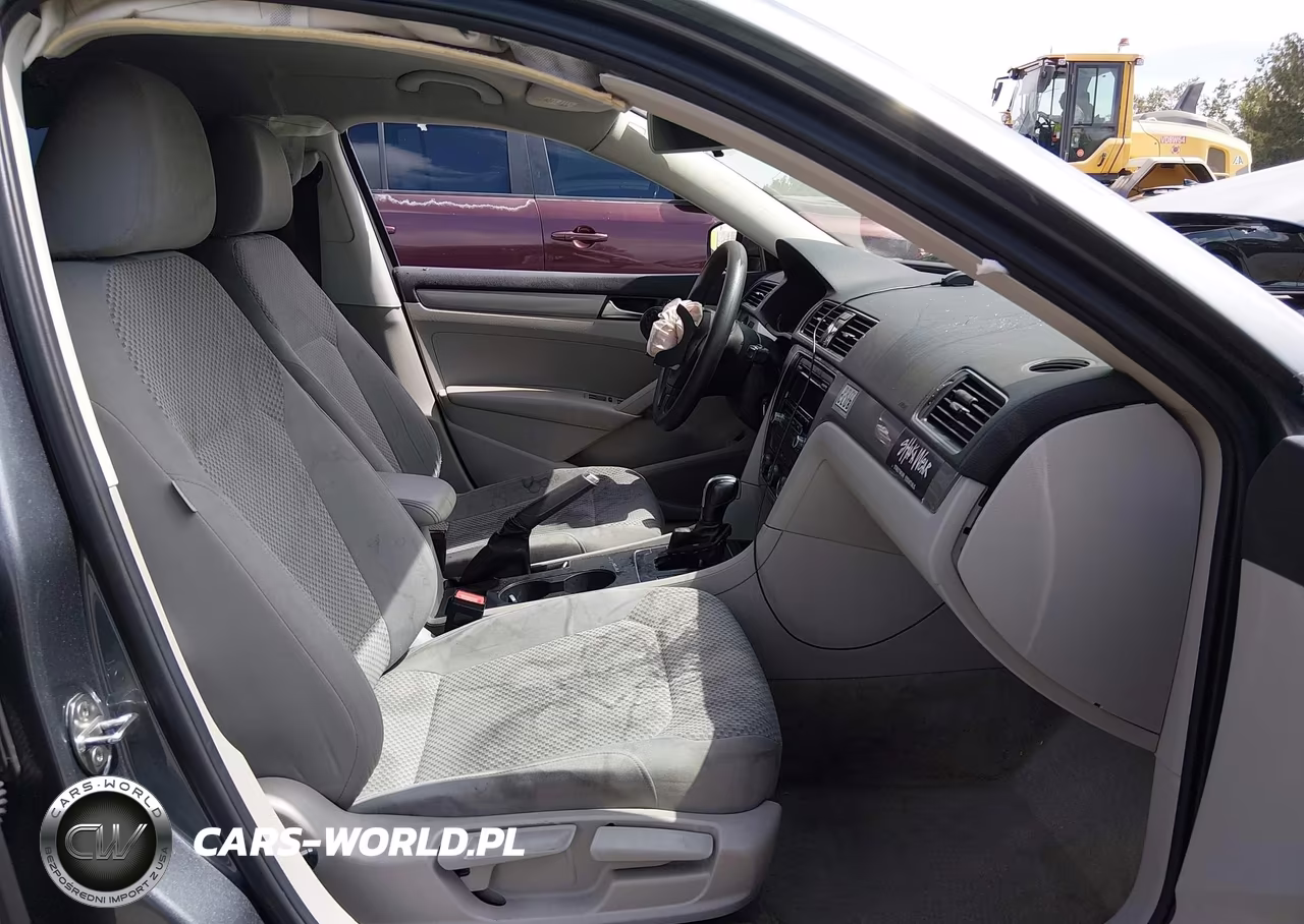2015 Volkswagen Passat 1.8T S VIN:1VWAT7A3XFC026963 - 5