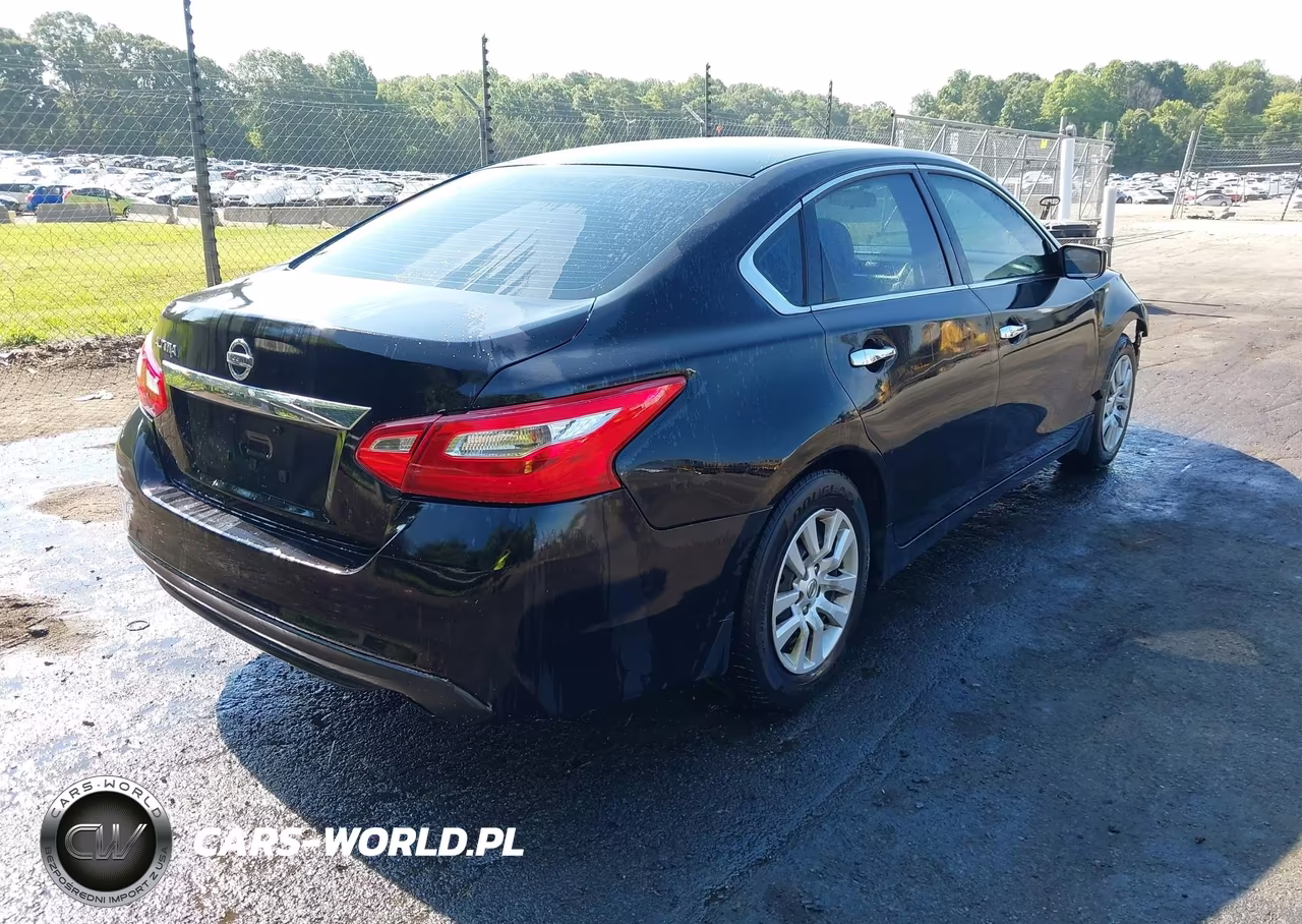 2017 Nissan Altima 2.5 S VIN:1N4AL3AP3HN330972 - 4