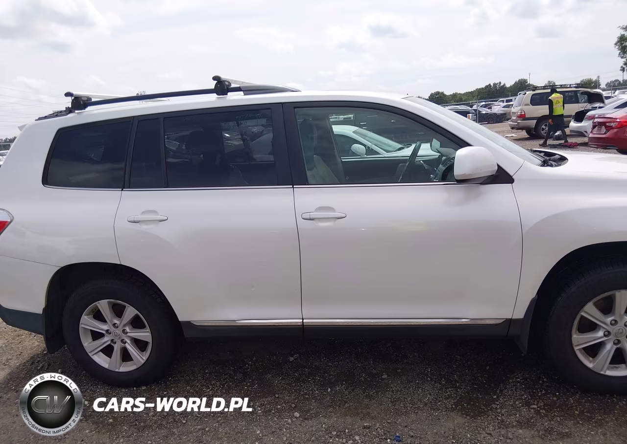 2011 Toyota Highlander Base V6 VIN:5TDBK3EH1BS049923 - 13