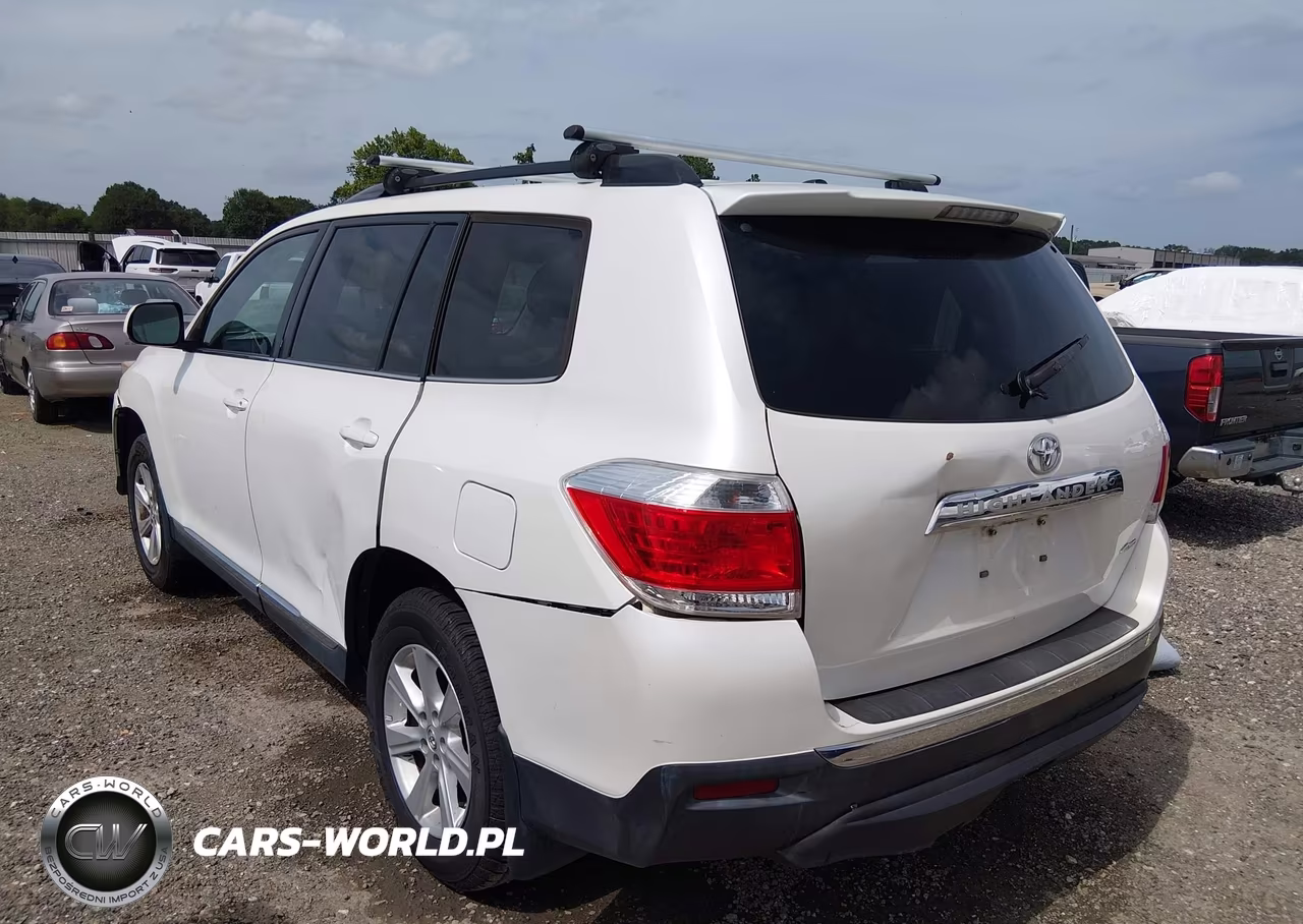 2011 Toyota Highlander Base V6 VIN:5TDBK3EH1BS049923 - 3