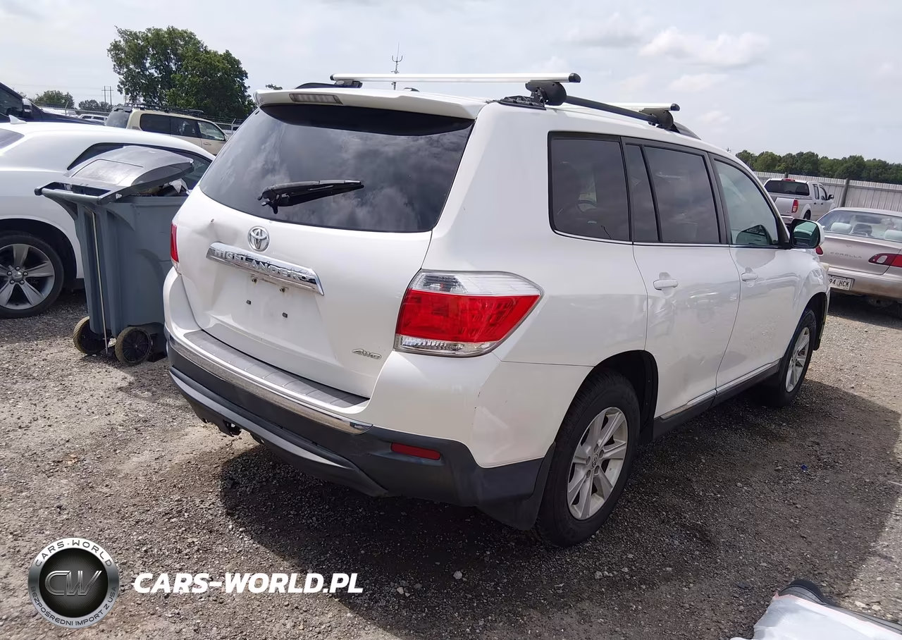 2011 Toyota Highlander Base V6 VIN:5TDBK3EH1BS049923 - 4