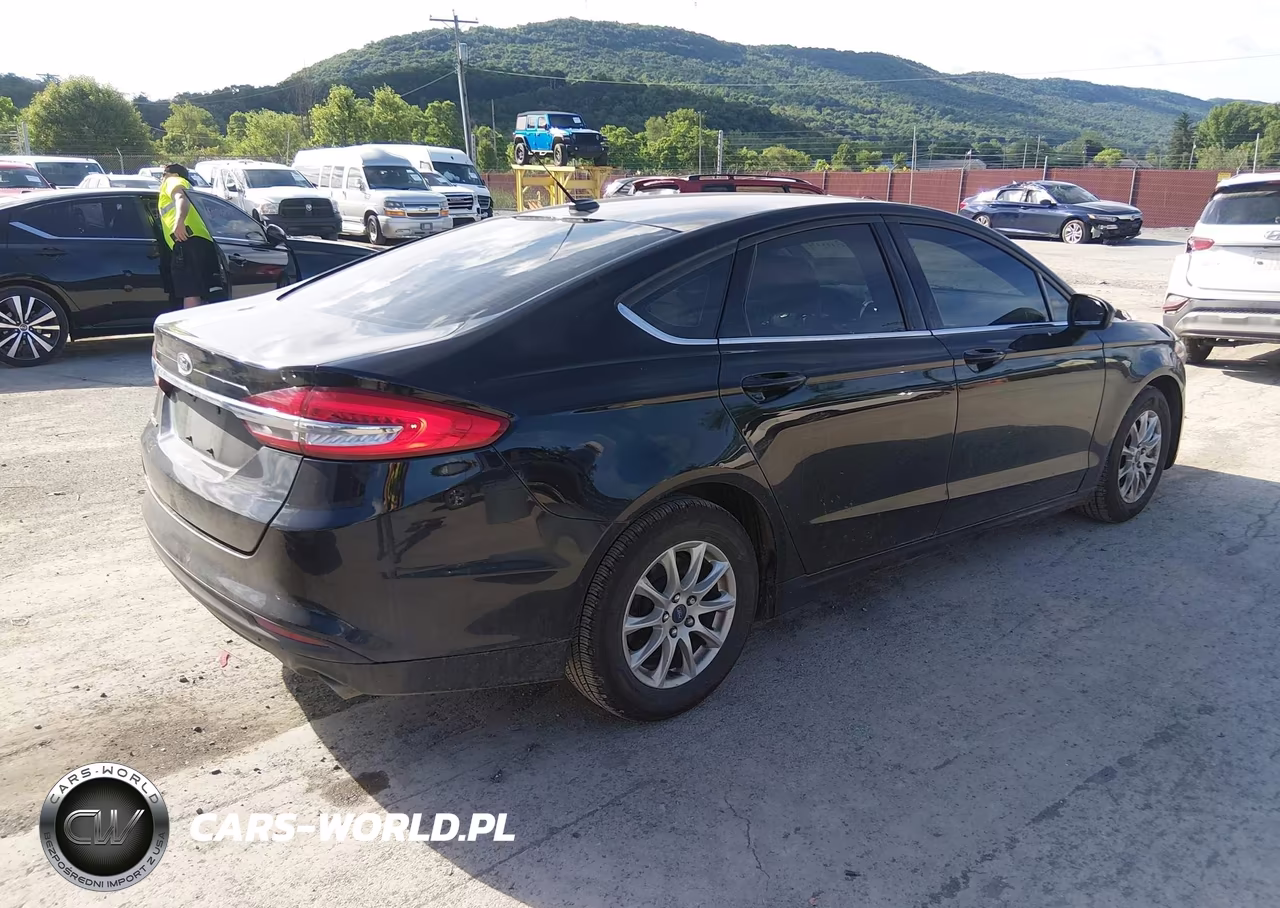 2017 Ford Fusion S VIN:3FA6P0G71HR338906 - 4