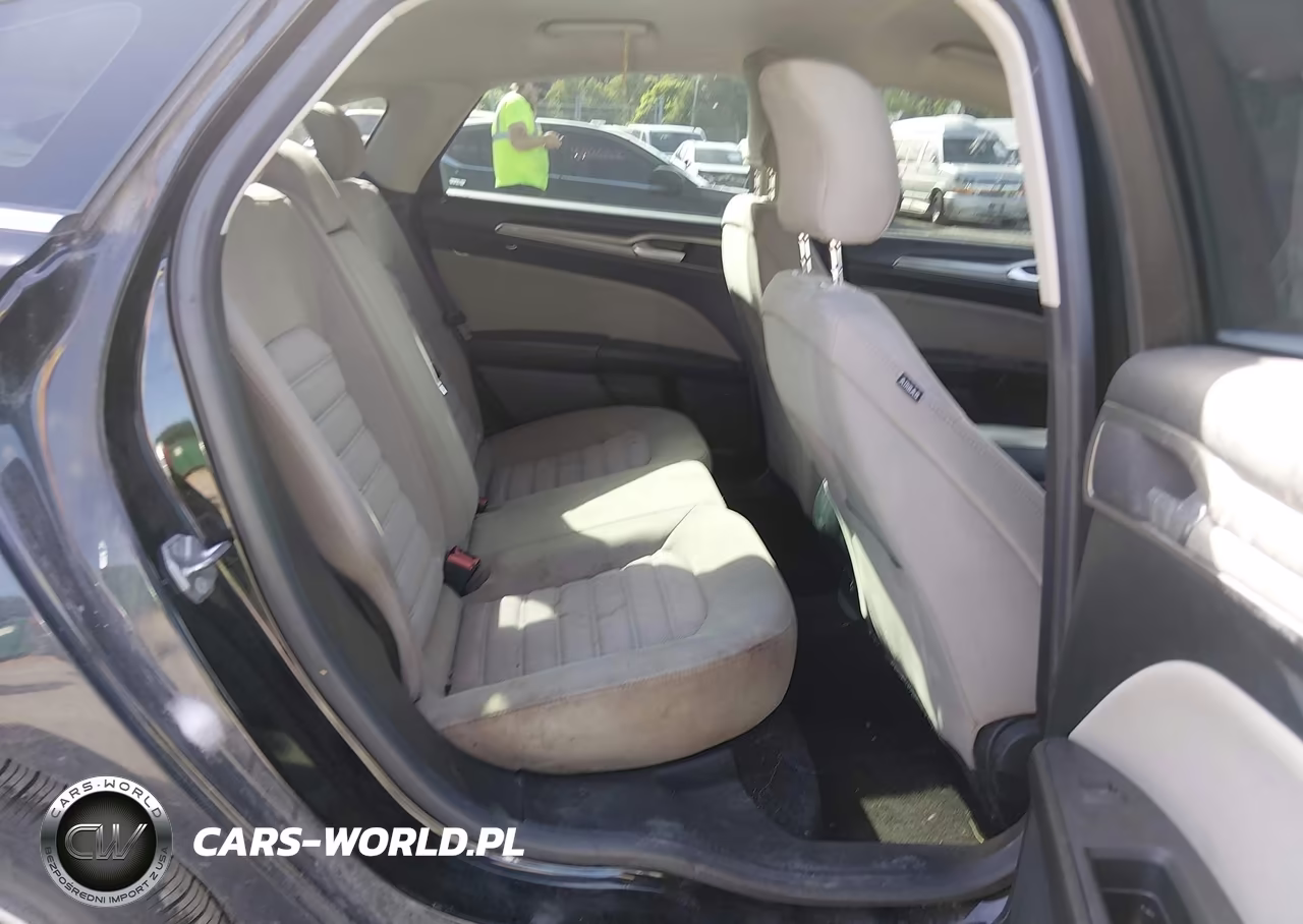 2017 Ford Fusion S VIN:3FA6P0G71HR338906 - 8