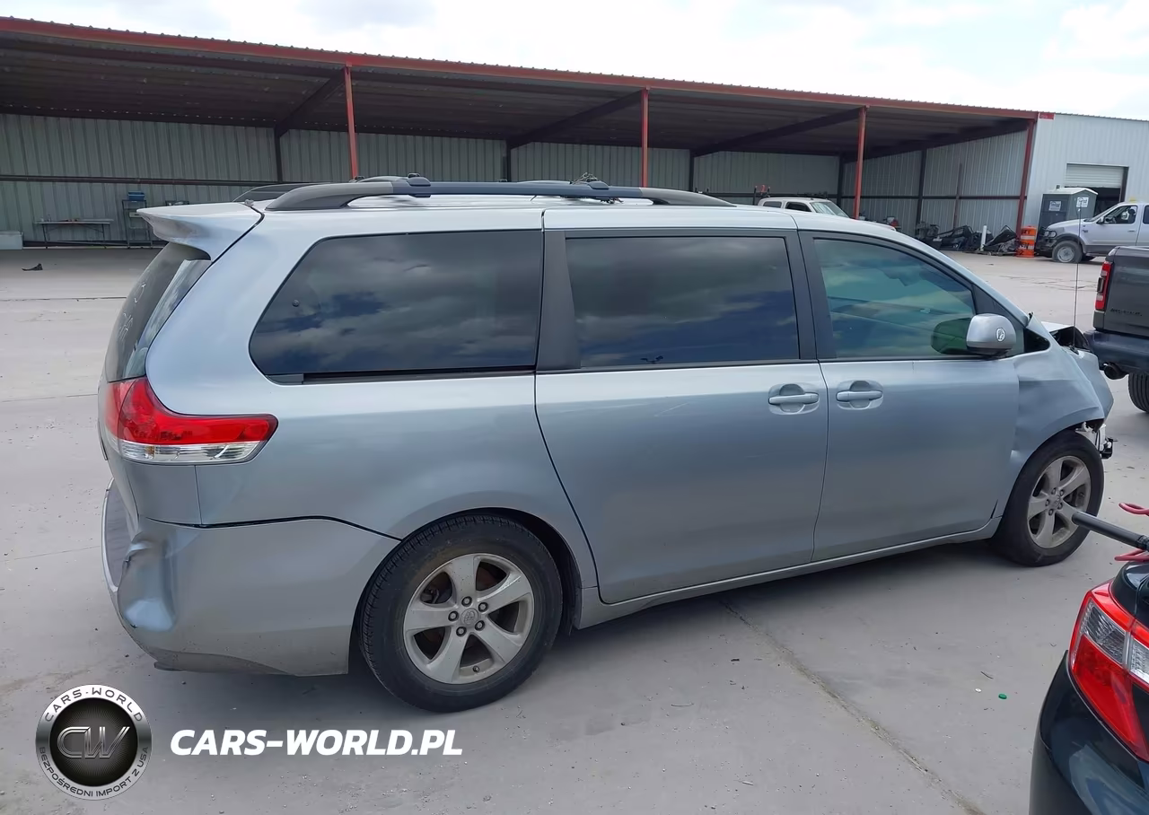 2014 Toyota Sienna Le VIN:5TDKK3DC2ES428035 - 14
