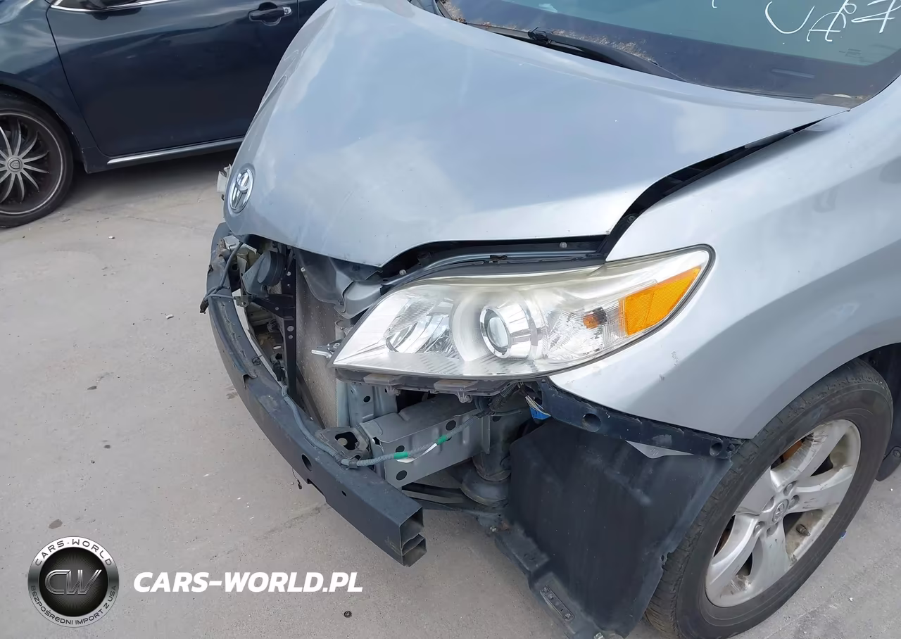 2014 Toyota Sienna Le VIN:5TDKK3DC2ES428035 - 19