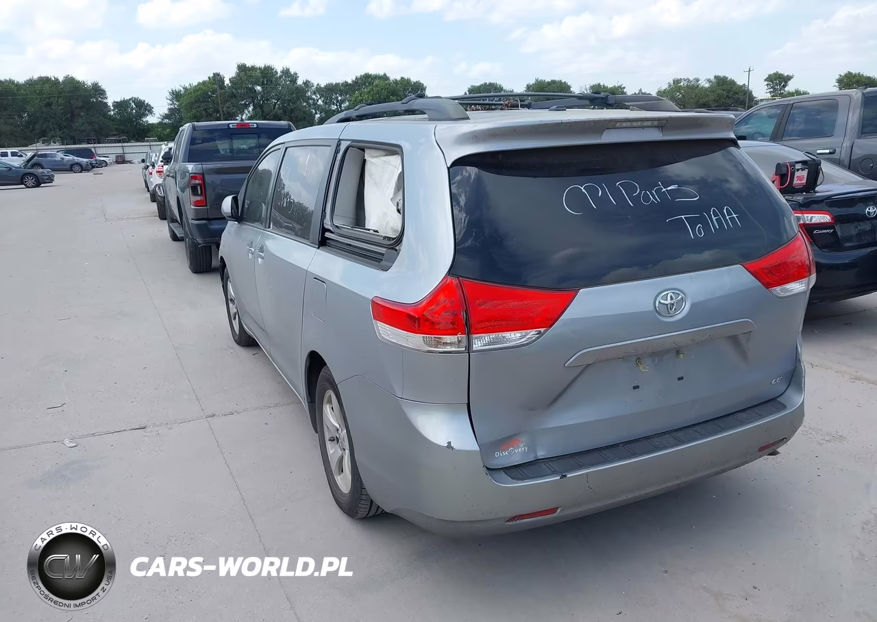 2014 Toyota Sienna Le VIN:5TDKK3DC2ES428035 - 3