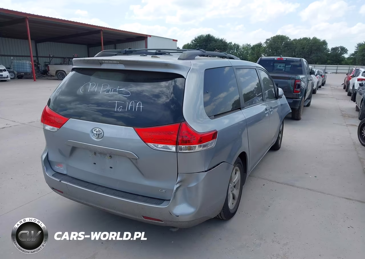 2014 Toyota Sienna Le VIN:5TDKK3DC2ES428035 - 4
