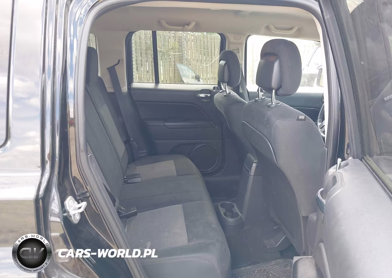 2014 Jeep Patriot Latitude VIN:1C4NJRFB6ED659586 - 8