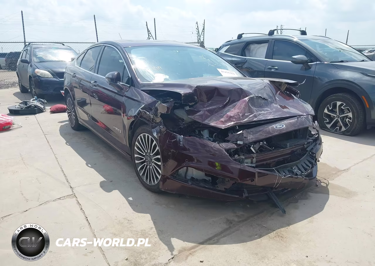 2017 Ford Fusion Hybrid Titanium – zdjęcie 1 z 20