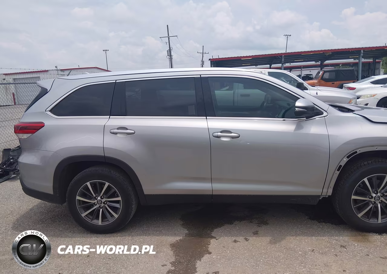 2019 Toyota Highlander Xle VIN:5TDKZRFH4KS355978 - 14