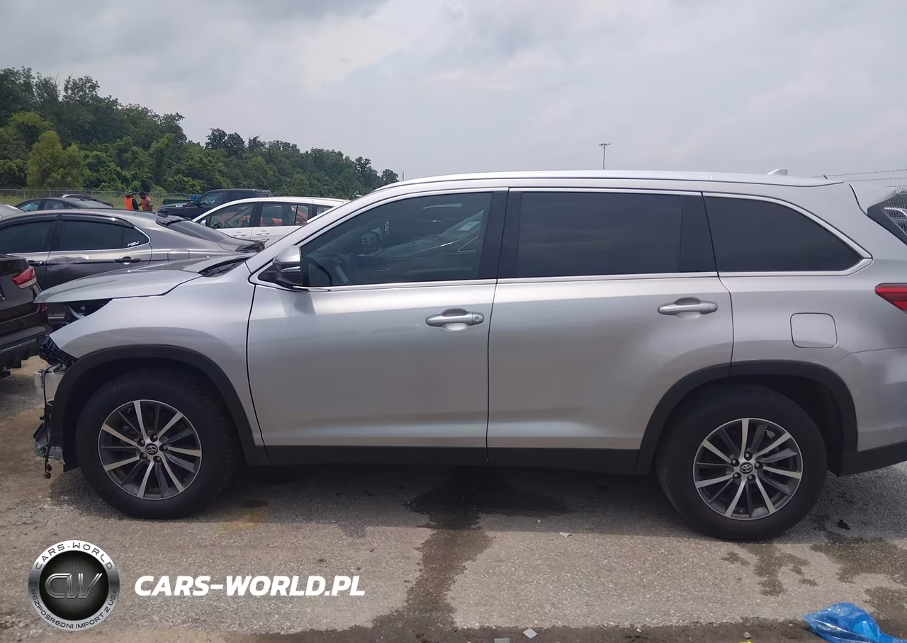 2019 Toyota Highlander Xle VIN:5TDKZRFH4KS355978 - 15