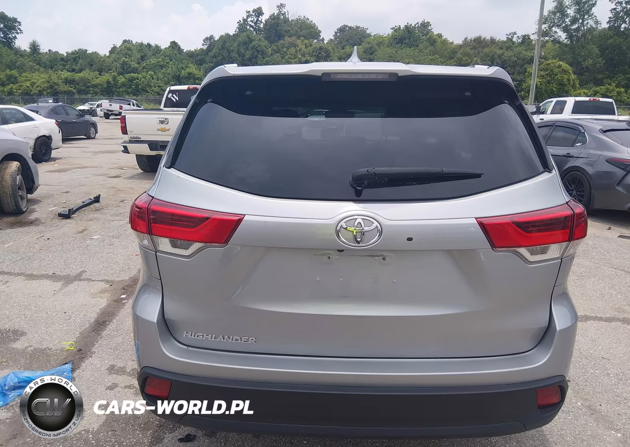 2019 Toyota Highlander Xle VIN:5TDKZRFH4KS355978 - 17