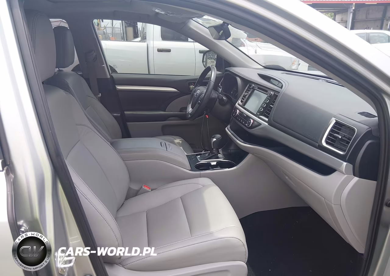 2019 Toyota Highlander Xle VIN:5TDKZRFH4KS355978 - 5