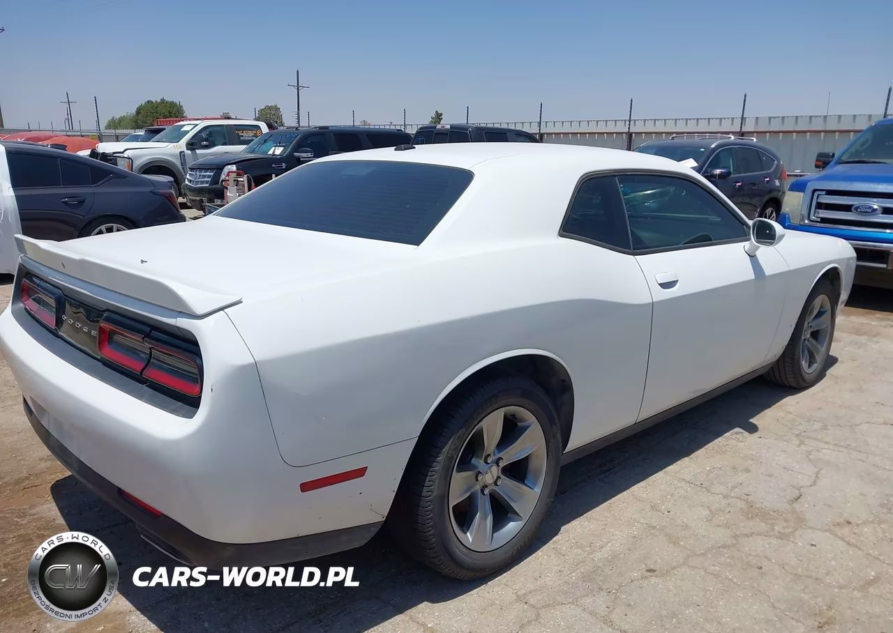 2019 Dodge Challenger Sxt VIN:2C3CDZAG6KH616001 - 4