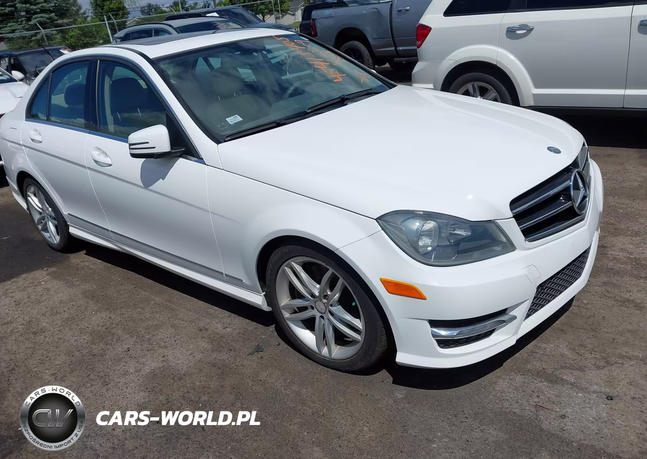 2013 Mercedes-Benz C 300 Sport 4Matic – zdjęcie 1 z 17
