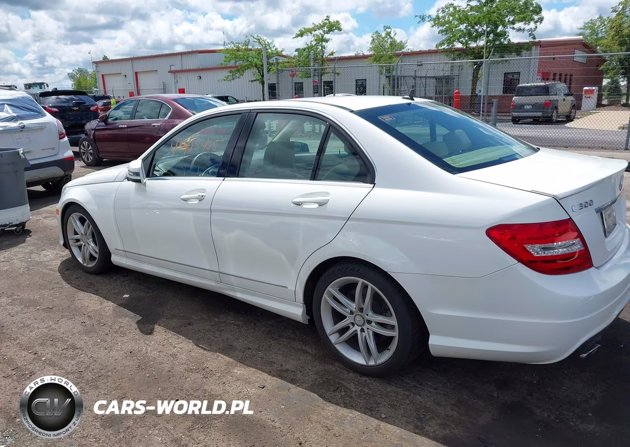2013 Mercedes-Benz C 300 Sport 4Matic VIN:WDDGF8AB7DR242609 - 14