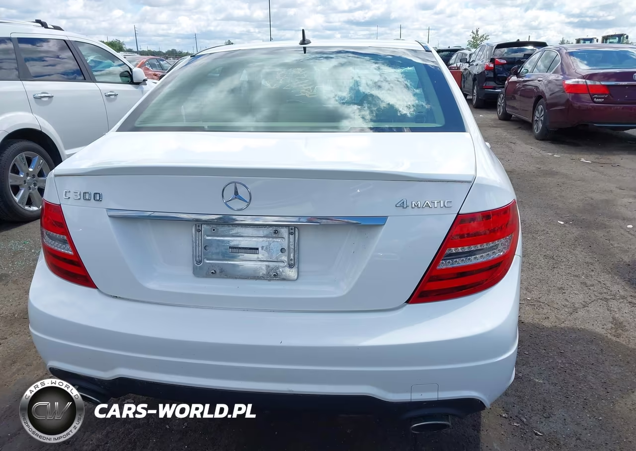 2013 Mercedes-Benz C 300 Sport 4Matic VIN:WDDGF8AB7DR242609 - 16