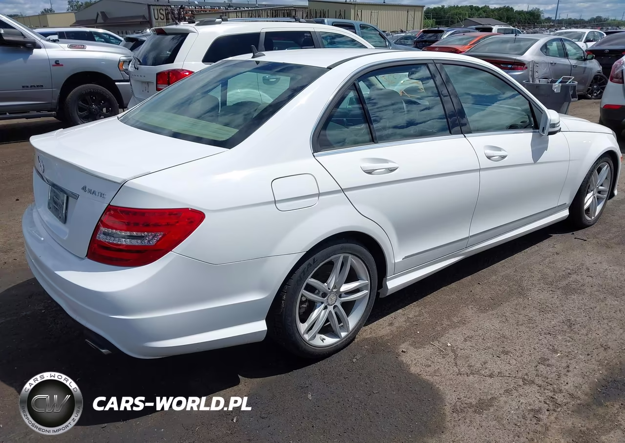 2013 Mercedes-Benz C 300 Sport 4Matic VIN:WDDGF8AB7DR242609 - 4