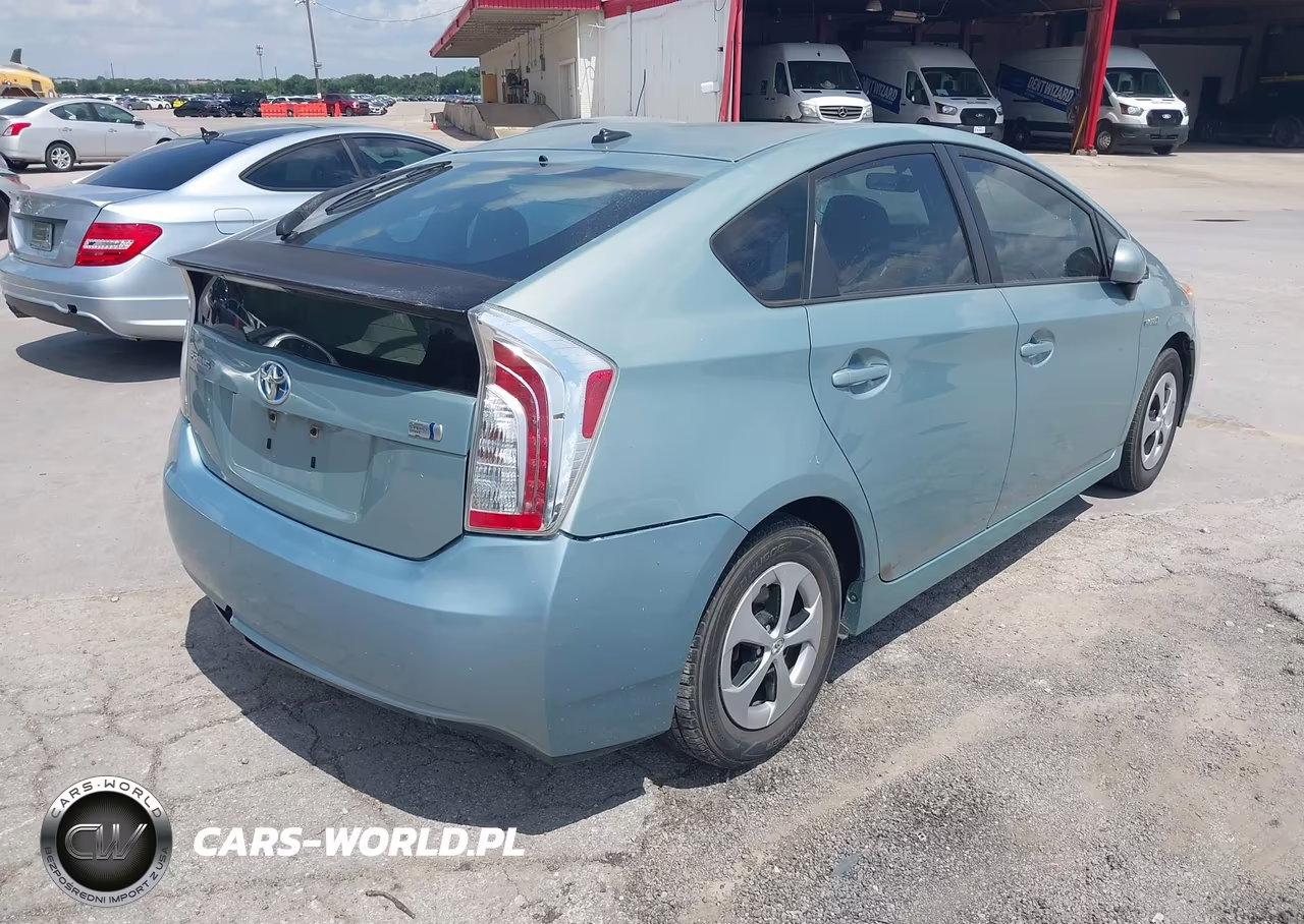 2012 Toyota Prius Three VIN:JTDKN3DU5C1531721 - 4