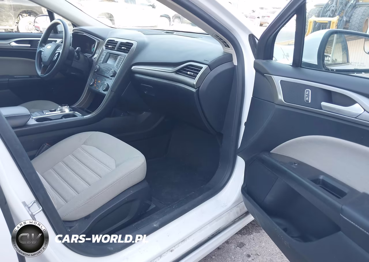 2018 Ford Fusion Hybrid S VIN:3FA6P0UU7JR243475 - 5
