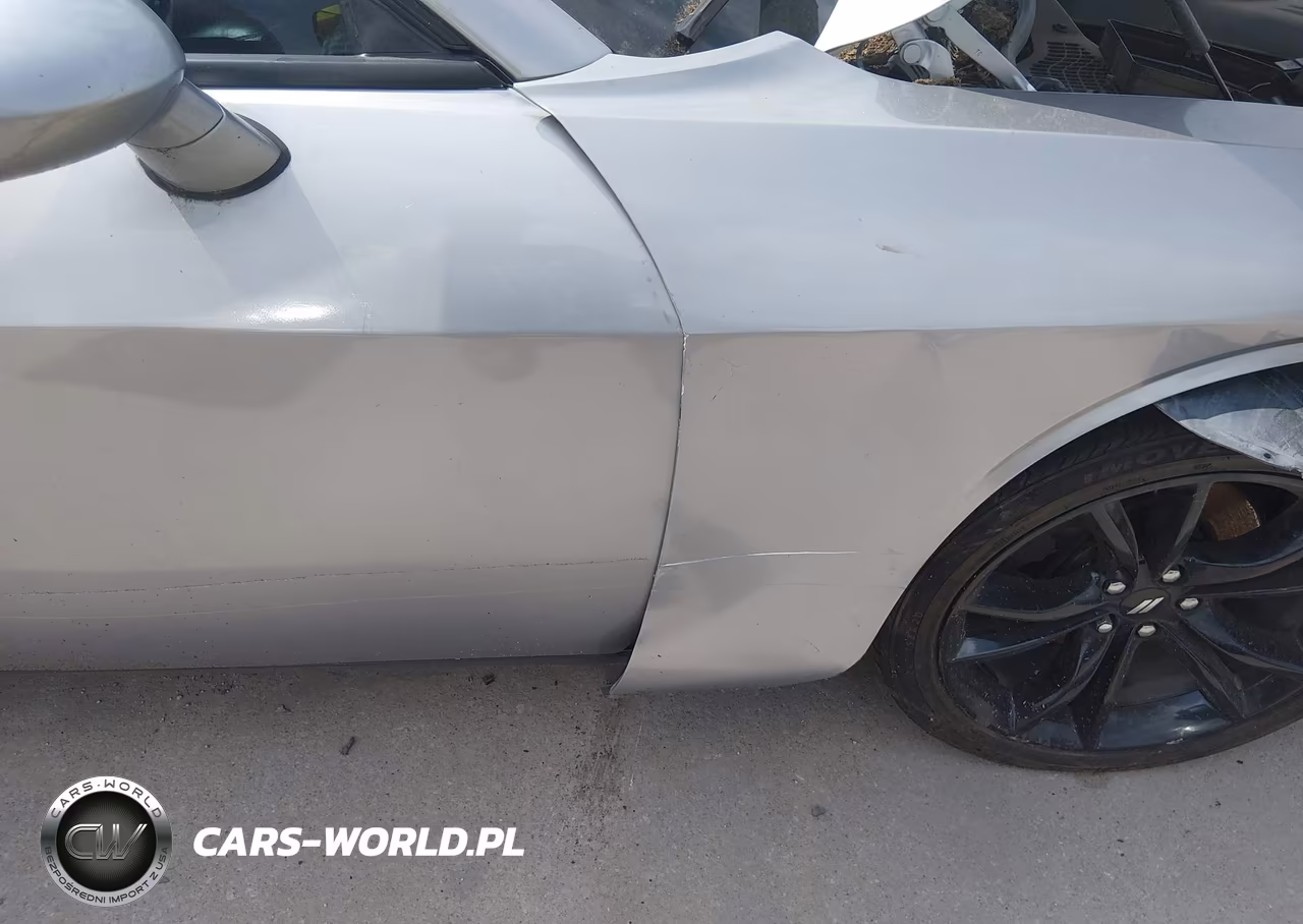 2018 Dodge Challenger Sxt Plus VIN:2C3CDZAG2JH142188 - 17